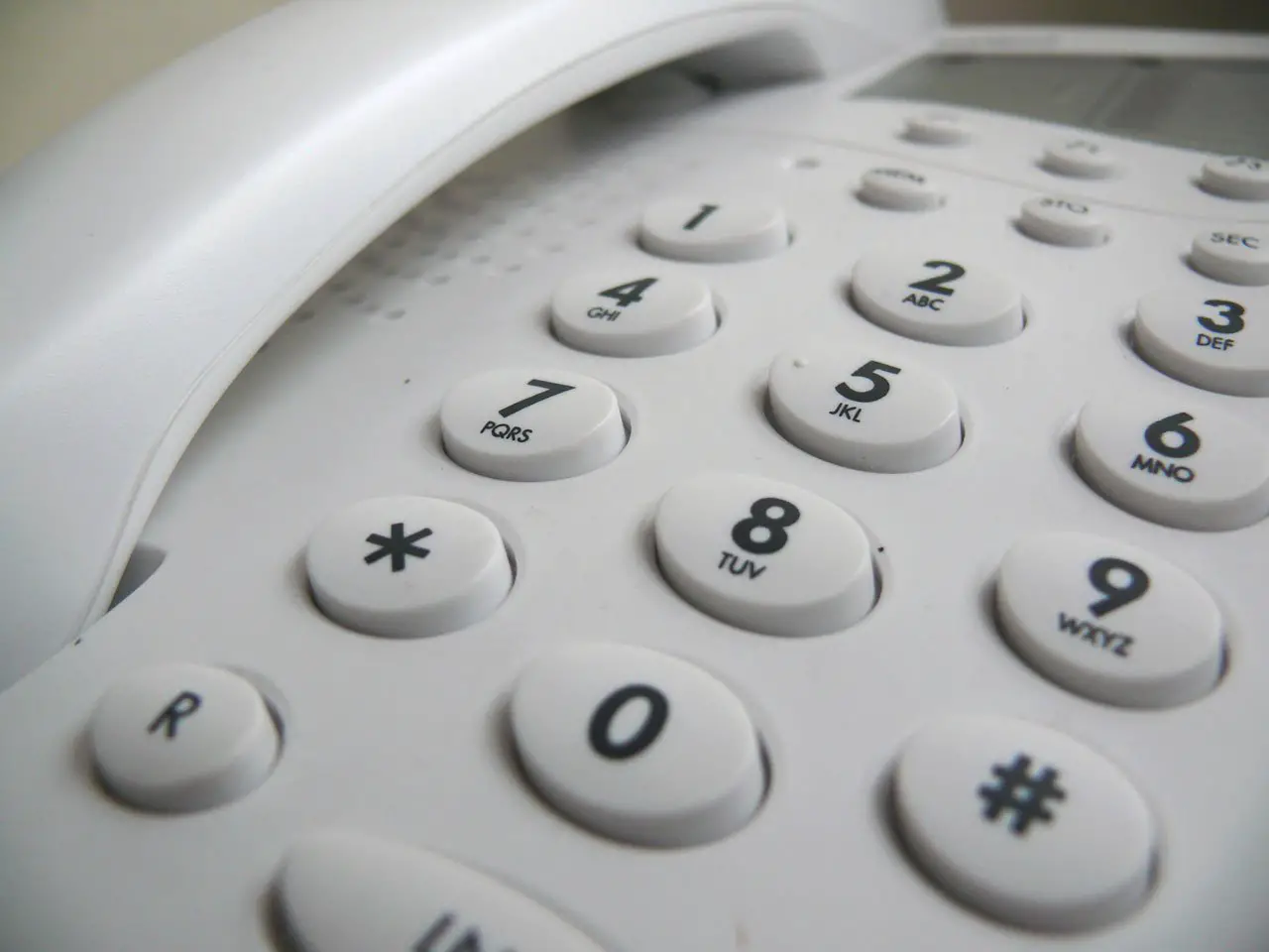 A Crisp VoIP Phone System Guide for Your Business