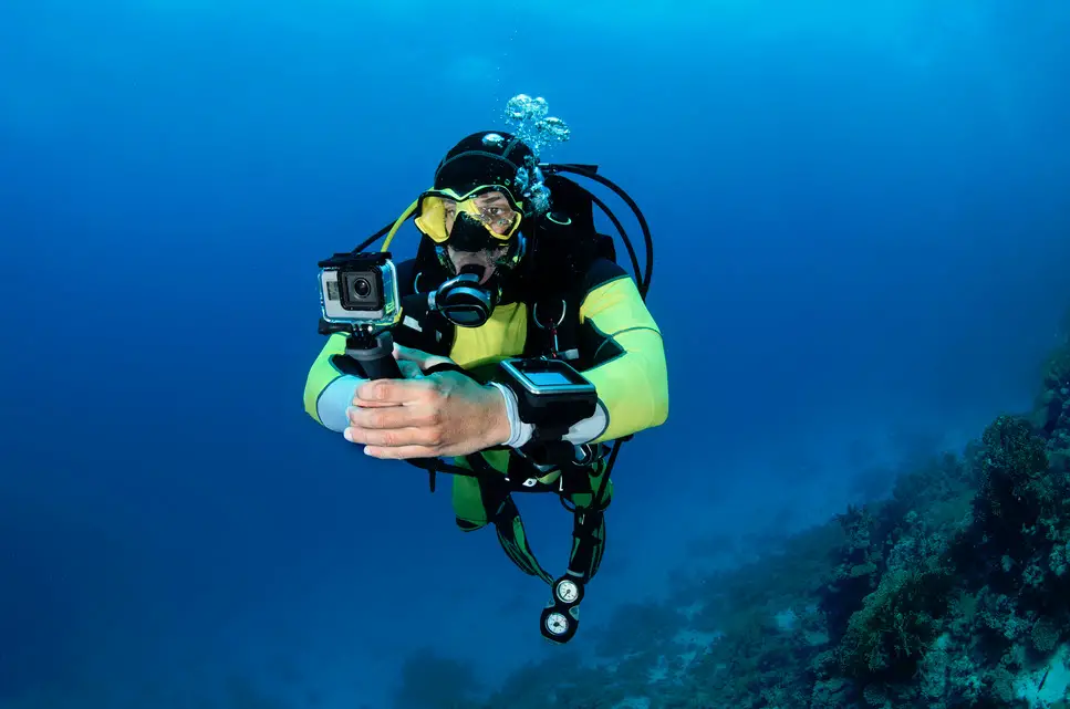 Tips for Using a GoPro Underwater: Photography Ideas 